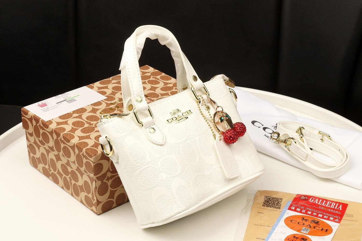 Coach Cherry Charm Bag - الصورة 3