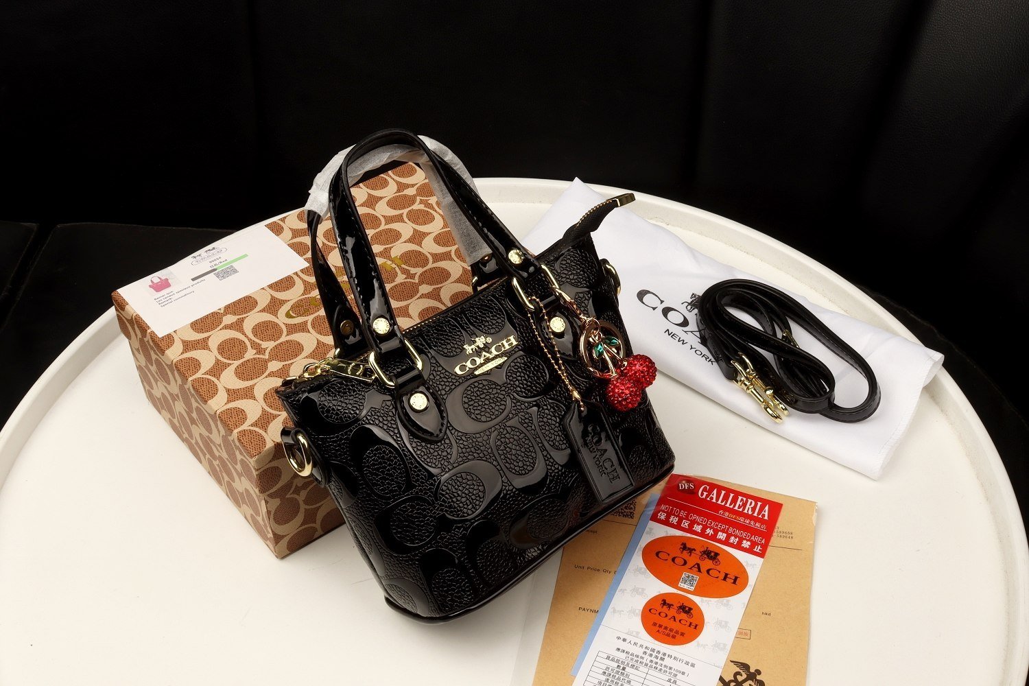 Coach Cherry Charm Bag - الصورة 4