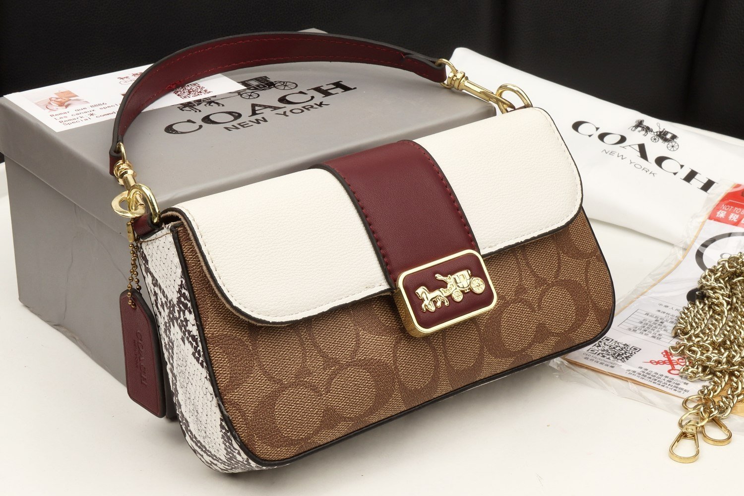 Coach handbag Mirror - الصورة 3